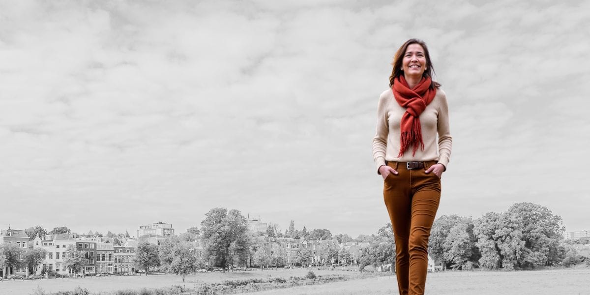 HOLI ME Pauline banner